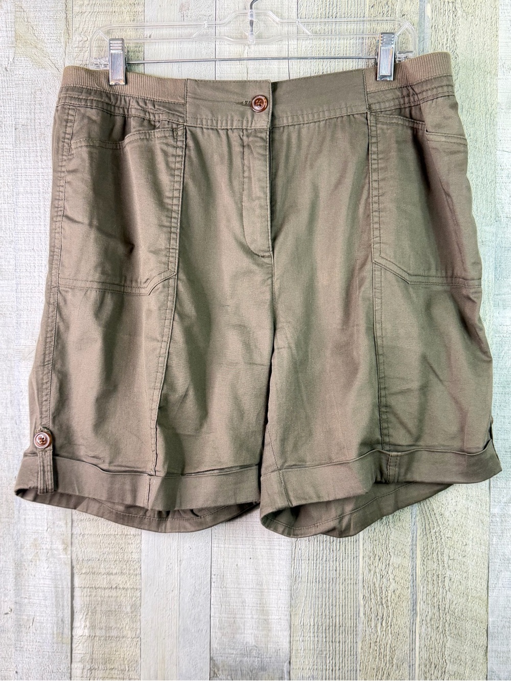 Hasting & Smith 12 Petite Olive Green Shorts w/Fixed Hem W/2 Front Pockets